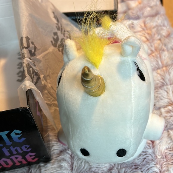 Cute to the core Unicorn Slippers size small/ medium - Picture 2 of 4